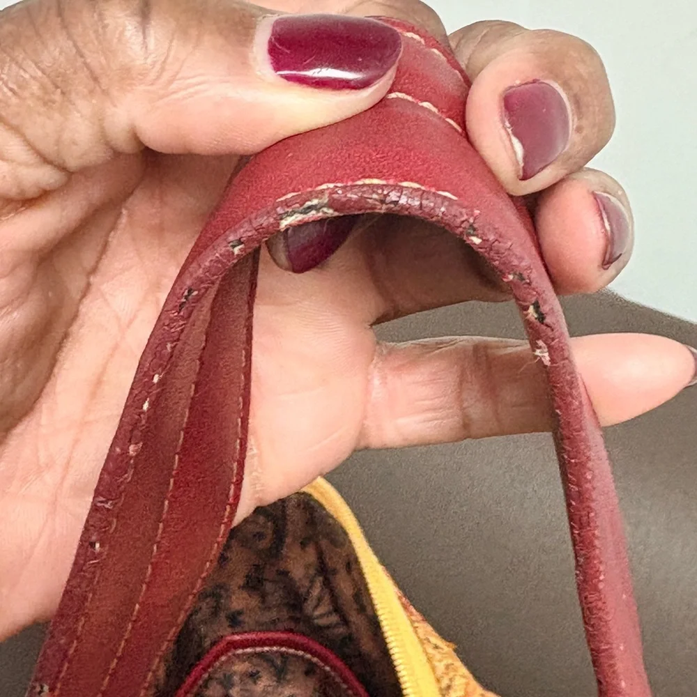 *Maxx New York VINTAGE Tapestry hobo